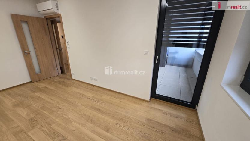 Pronájem bytu 2+kk, Praha - Žižkov, Šrámkové, 52 m2