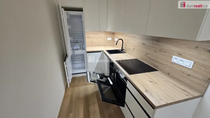 Pronájem bytu 2+kk, Praha - Žižkov, Šrámkové, 52 m2