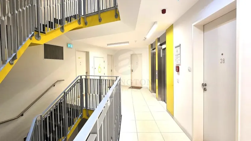 Pronájem bytu 2+kk, Praha - Karlín, Sokolova, 54 m2