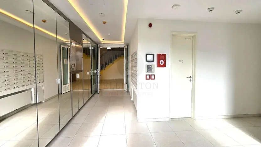 Pronájem bytu 2+kk, Praha - Karlín, Sokolova, 54 m2