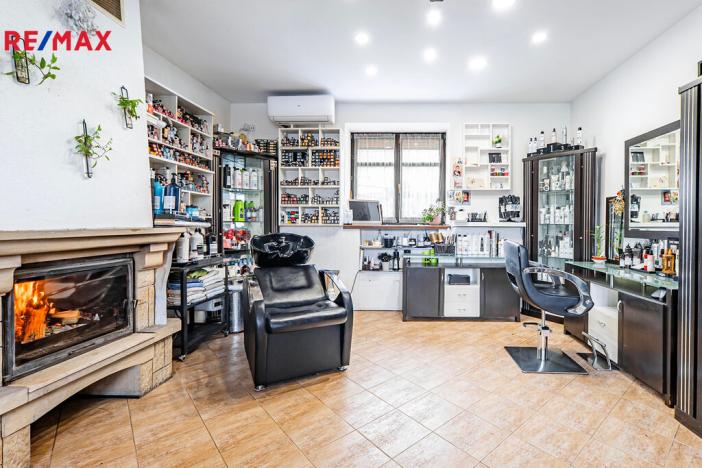 Prodej rodinného domu, Byšice, 5. května, 300 m2