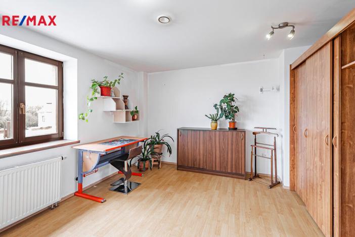 Prodej rodinného domu, Byšice, 5. května, 300 m2