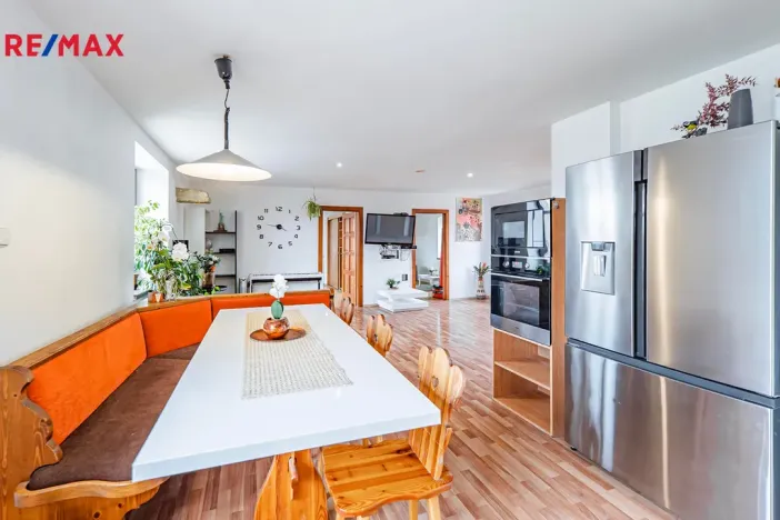 Prodej rodinného domu, Byšice, 5. května, 300 m2