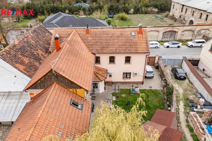 Prodej rodinného domu, Byšice, 5. května, 300 m2