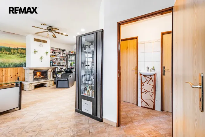 Prodej rodinného domu, Byšice, 5. května, 300 m2