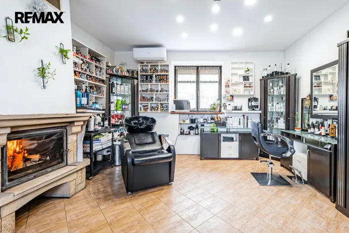 Prodej rodinného domu, Byšice, 5. května, 300 m2