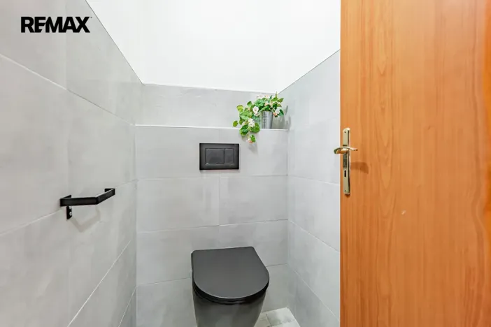 Prodej rodinného domu, Byšice, 5. května, 300 m2