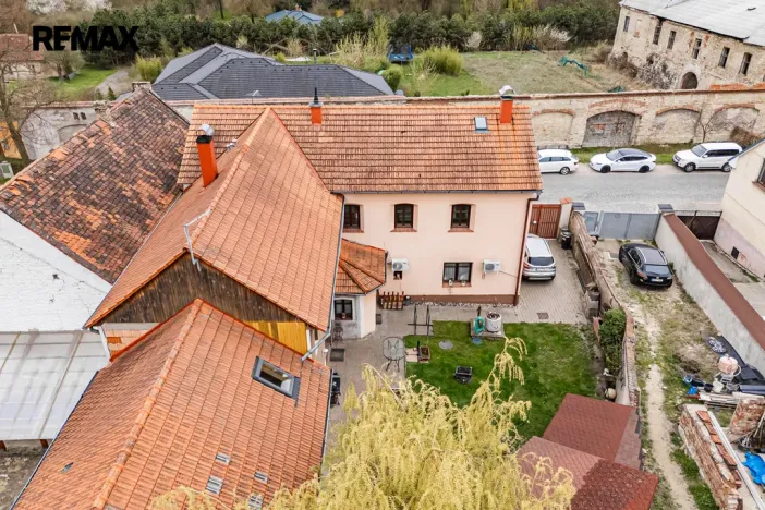 Prodej rodinného domu, Byšice, 5. května, 300 m2