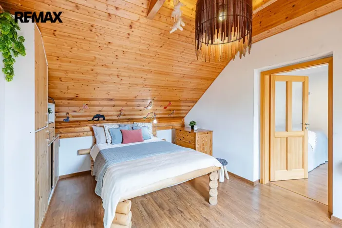 Prodej rodinného domu, Byšice, 5. května, 300 m2