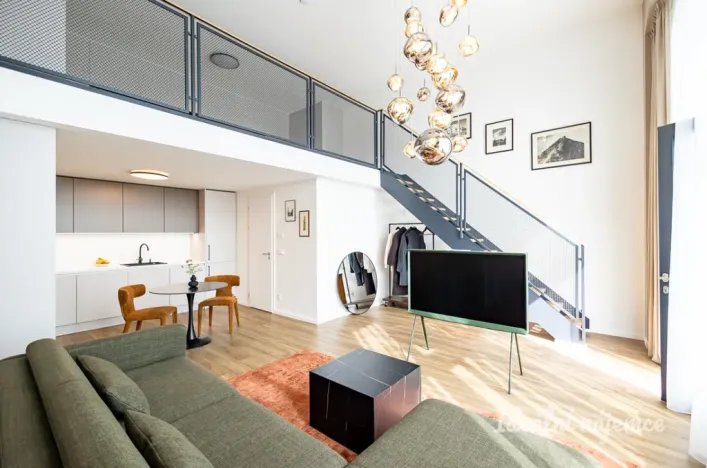 Pronájem bytu 1+kk, Praha - Holešovice, V háji, 43 m2