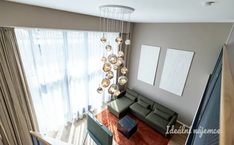 Pronájem bytu 1+kk, Praha - Holešovice, V háji, 43 m2