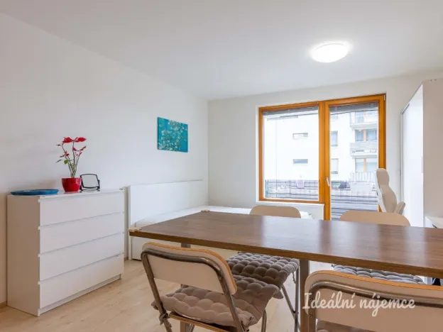 Pronájem bytu 1+kk, Praha - Hloubětín, Modrého, 33 m2