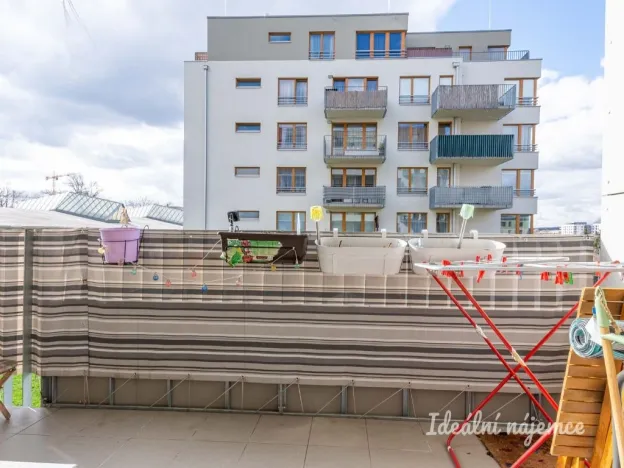 Pronájem bytu 1+kk, Praha - Hloubětín, Modrého, 33 m2