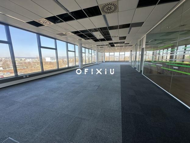 Pronájem kanceláře, Brno - Královo Pole, Technická, 300 m2
