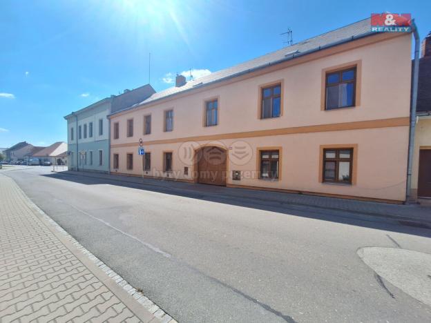 Pronájem bytu 2+1, Chlumec nad Cidlinou - Chlumec nad Cidlinou I, Husova, 52 m2