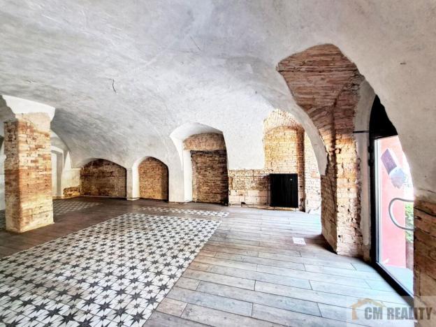 Pronájem obchodního prostoru, Prostějov, nám. Edmunda Husserla, 70 m2