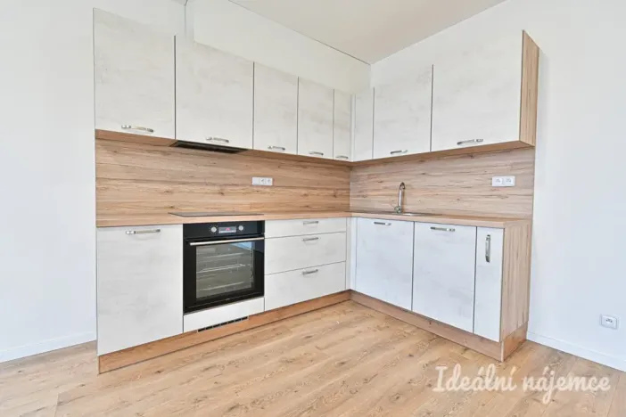 Pronájem bytu 2+kk, Brno, Mášova, 70 m2