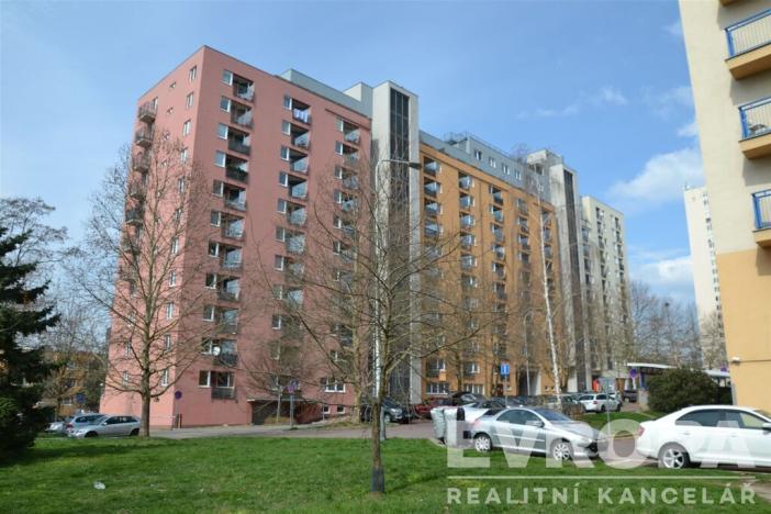 Prodej garážového stání, Praha - Troja, Hnězdenská, 20 m2