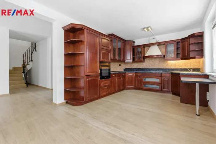 Prodej rodinného domu, Jenišov - Pod Rohem, K Rohu, 210 m2