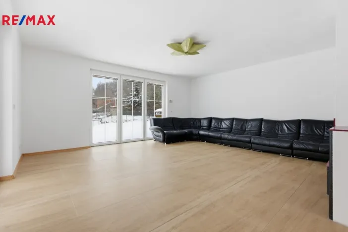 Prodej rodinného domu, Jenišov - Pod Rohem, K Rohu, 210 m2