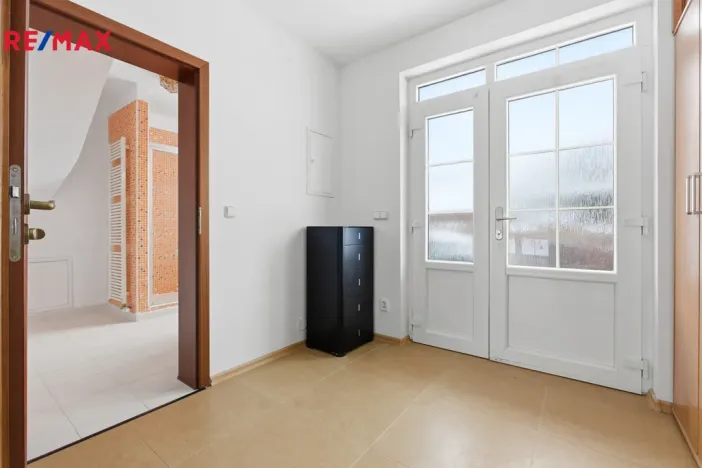 Prodej rodinného domu, Jenišov - Pod Rohem, K Rohu, 210 m2