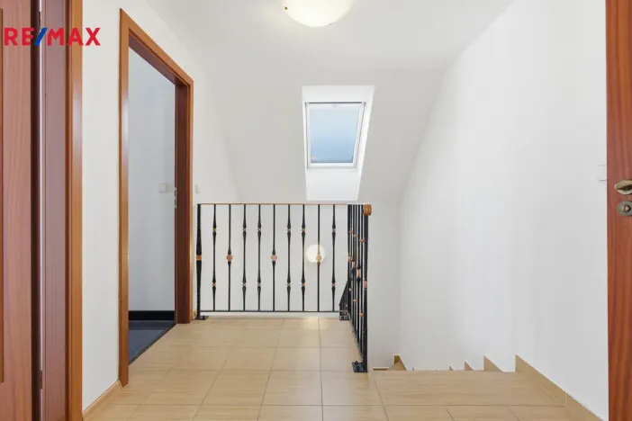 Prodej rodinného domu, Jenišov - Pod Rohem, K Rohu, 210 m2