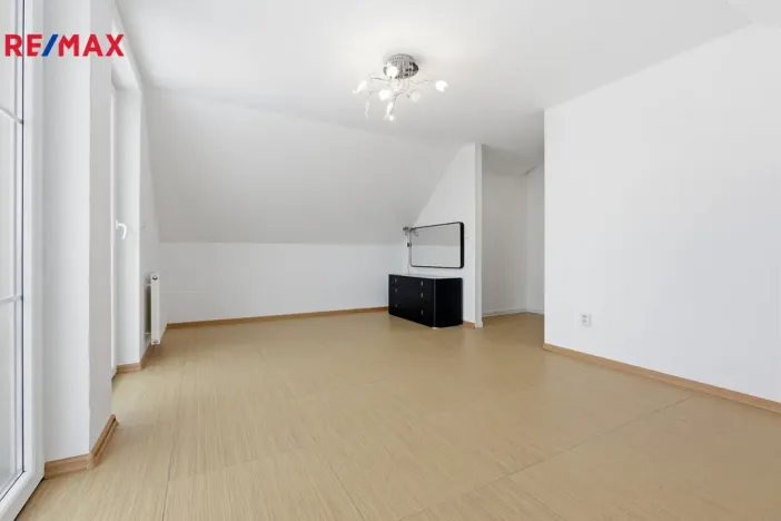 Prodej rodinného domu, Jenišov - Pod Rohem, K Rohu, 210 m2