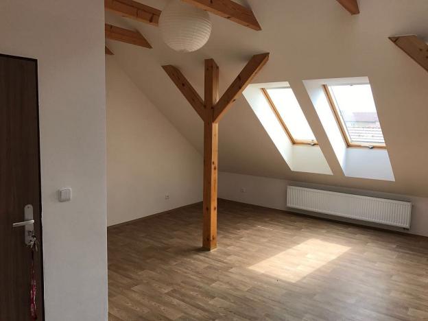 Pronájem bytu 1+kk, Pardubice, K Višňovce, 65 m2