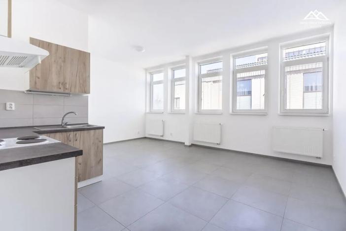 Pronájem bytu 1+kk, Hlinsko, Adámkova třída, 40 m2