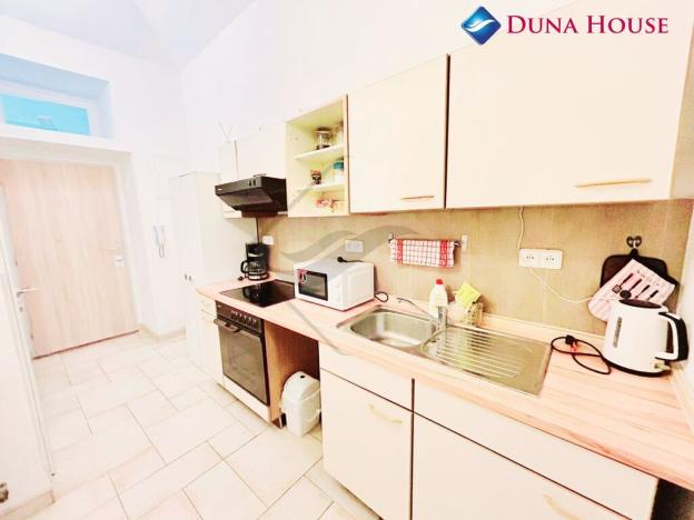 Pronájem bytu 1+1, Praha - Vyšehrad, Neklanova, 33 m2