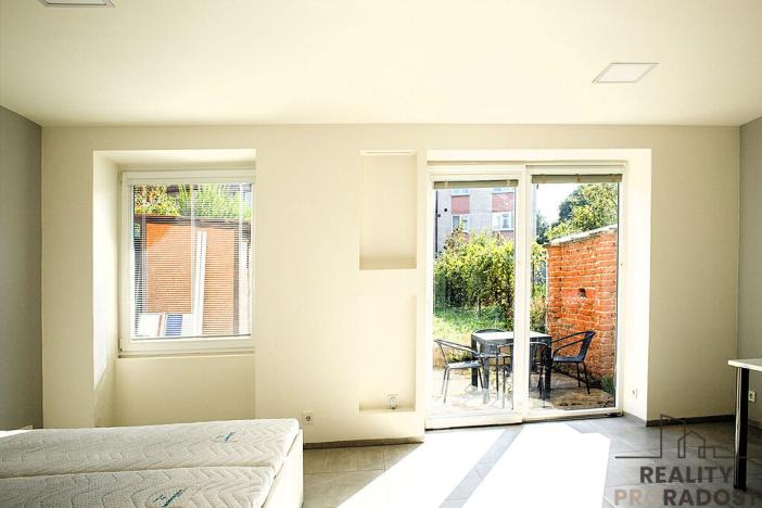 Pronájem bytu 1+kk, Brno - Židenice, Skorkovského, 38 m2