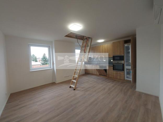 Pronájem bytu 3+kk, Praha - Dolní Chabry, Počeradská, 85 m2