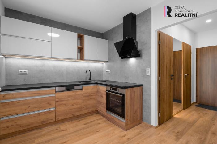 Pronájem bytu 1+1, Zlín, U Trojáku, 34 m2
