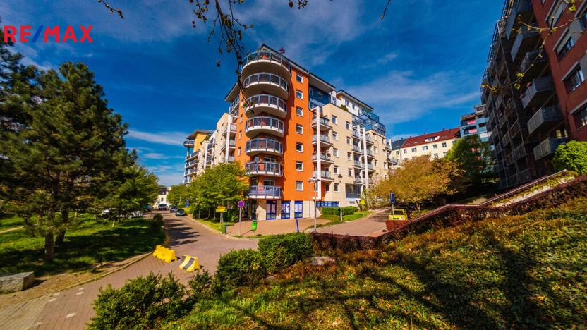Pronájem bytu 2+kk, Praha - Vysočany, Nepilova, 34 m2