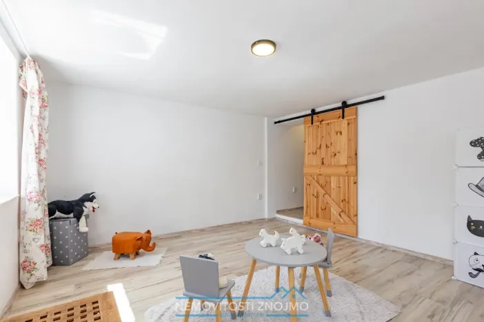 Prodej rodinného domu, Alberndorf im Pulkautal, Rakousko, Bundesstraße, 180 m2