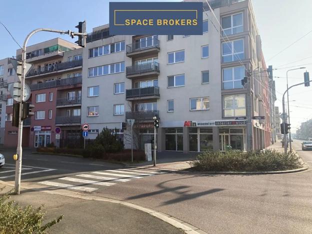 Pronájem garážového stání, Pardubice, Pichlova, 13 m2