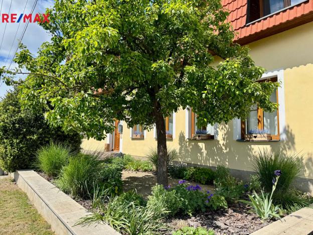 Prodej rodinného domu, Zvěrkovice, 372 m2