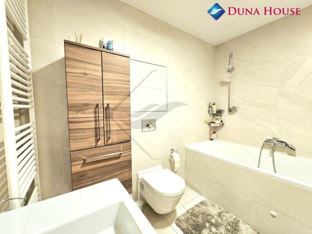 Pronájem bytu 1+kk, Praha - Žižkov, Ke kapslovně, 64 m2