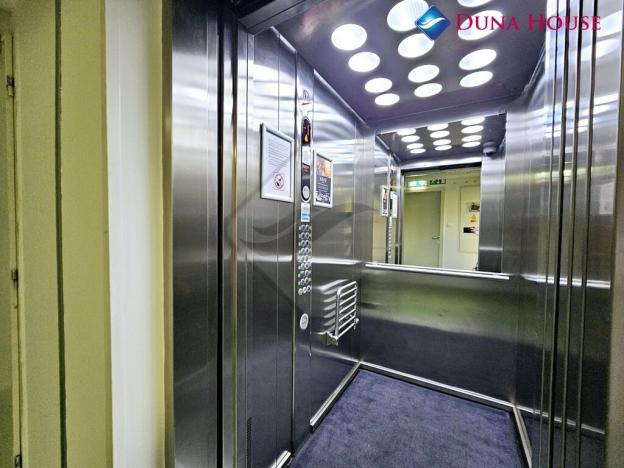 Pronájem bytu 1+kk, Praha - Žižkov, Ke kapslovně, 64 m2