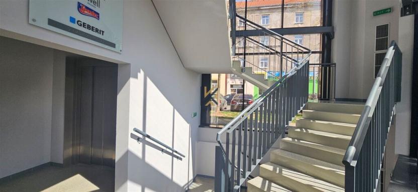 Pronájem obchodního prostoru, Praha - Libeň, Českomoravská, 1642 m2