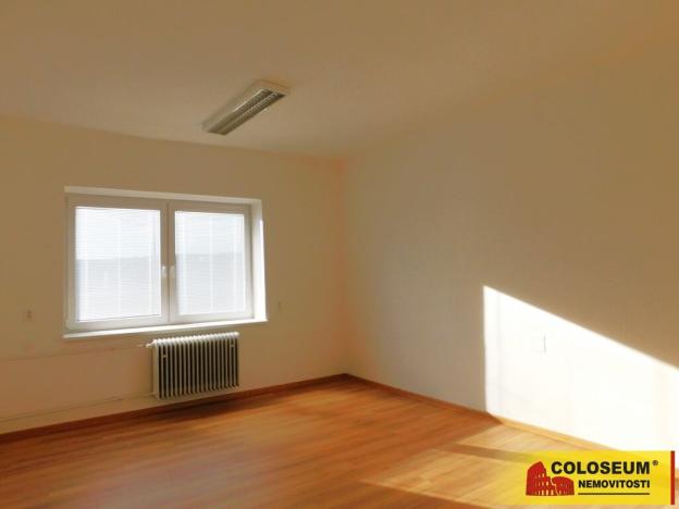 Pronájem kanceláře, Znojmo, Dobšická, 22 m2