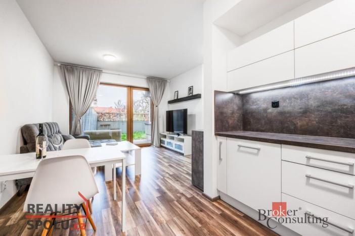 Prodej bytu 2+kk, Oslavany, náměstí 13. prosince, 48 m2