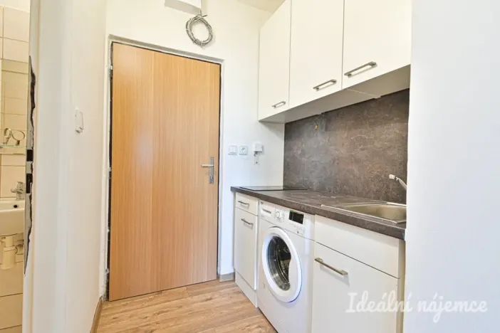 Pronájem bytu 1+kk, Brno, Jedovnická, 22 m2