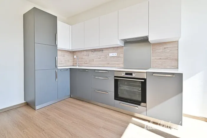 Pronájem bytu 1+kk, Brno - Židenice, Slatinská, 32 m2