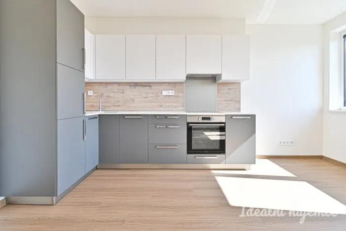Pronájem bytu 1+kk, Brno - Židenice, Slatinská, 32 m2
