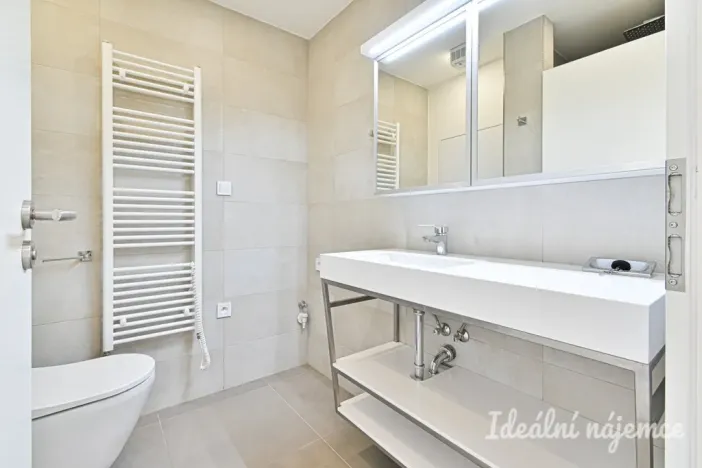 Pronájem bytu 1+kk, Brno - Židenice, Slatinská, 32 m2