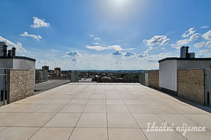 Pronájem bytu 1+kk, Brno - Židenice, Slatinská, 32 m2