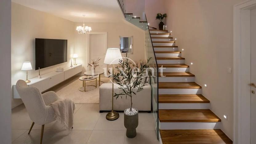 Prodej vily, Rogoznica, Chorvatsko, 220 m2