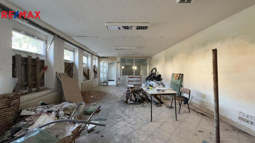 Prodej skladu, Úpice, Dr. Teuchmanna, 1817 m2