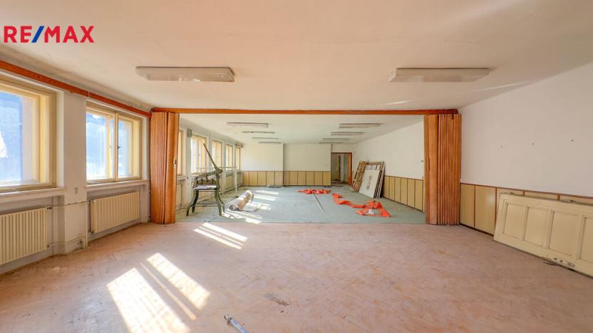 Prodej skladu, Úpice, Dr. Teuchmanna, 1817 m2